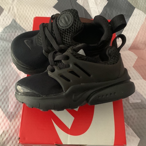 Baby Girl tennis shoe - Picture 2 of 3